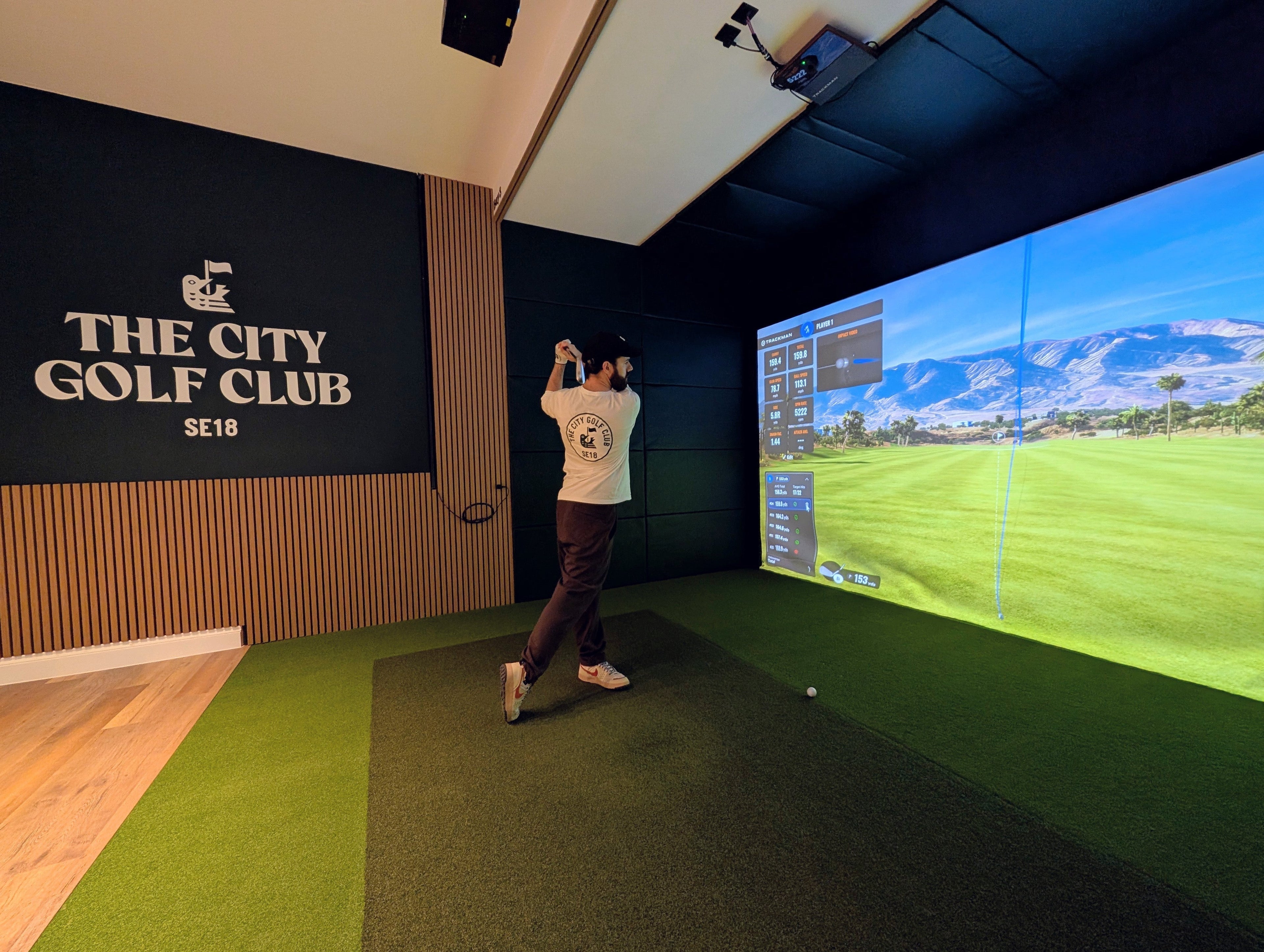 Golf Lessons in Royal Arsenal, Woolwich: Indoor Coaching for Every Level. Begin Your Journey To Better Golf Today!
